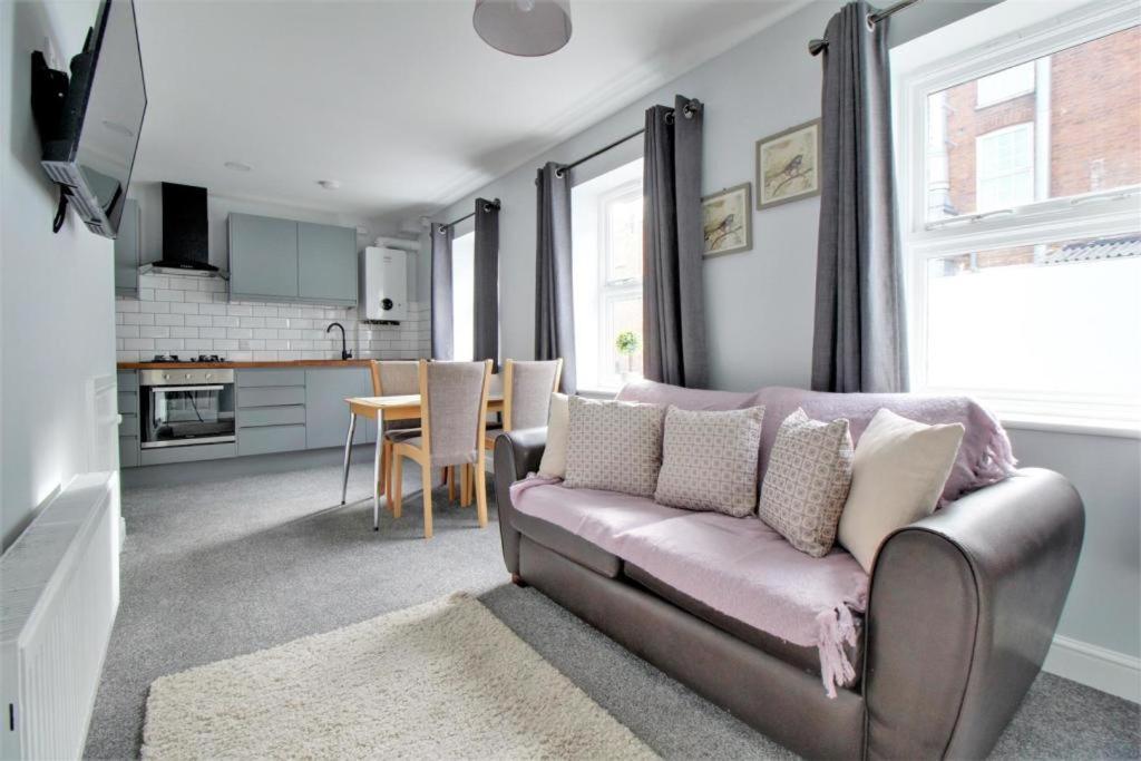 Nelson By The Docks Serviced Apartments By Roomsbooked Gloucester Dış mekan fotoğraf